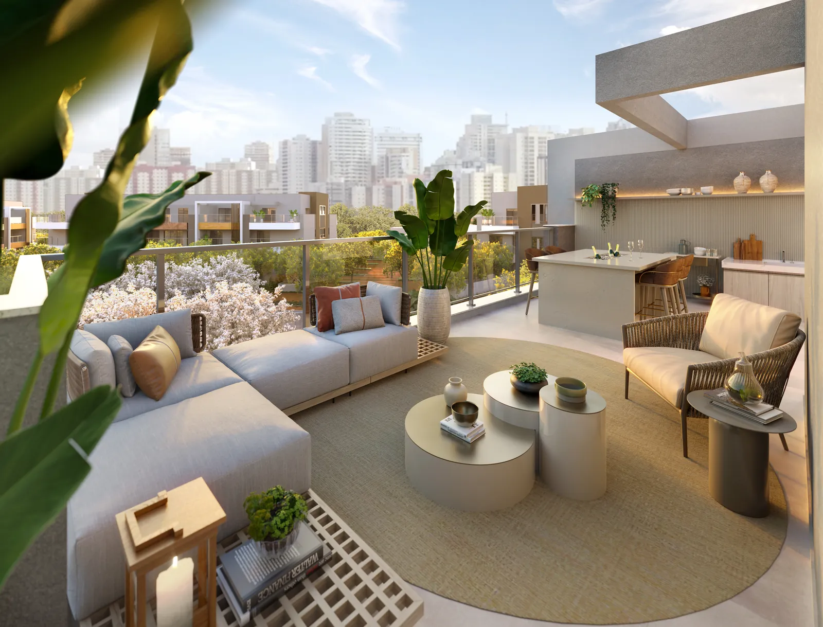 Terraço da cobertura com sofás, mesa e vista para as árvores