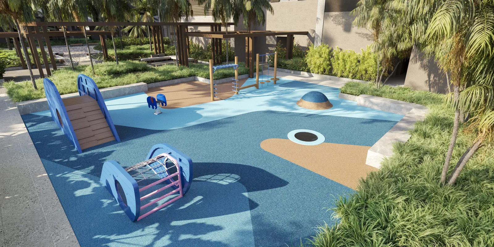 Playground com piso emborrachado azul e brinquedos entre árvores