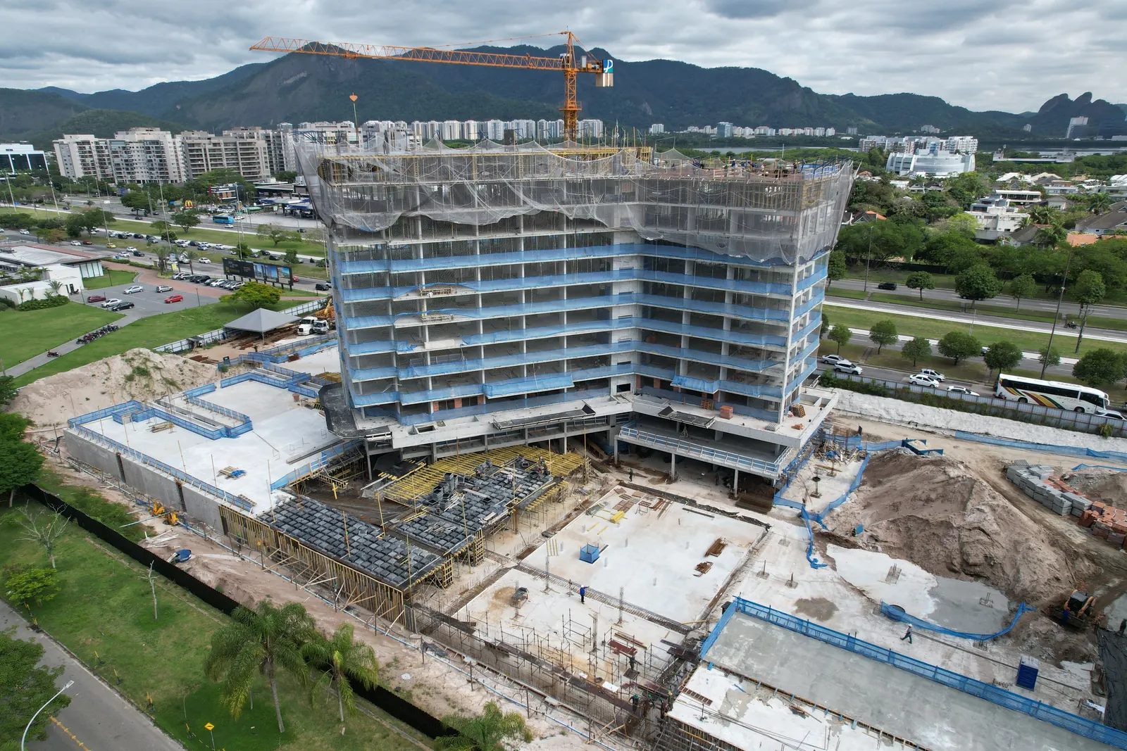 Foto real de drone da obra do Icon Golf vista de cima