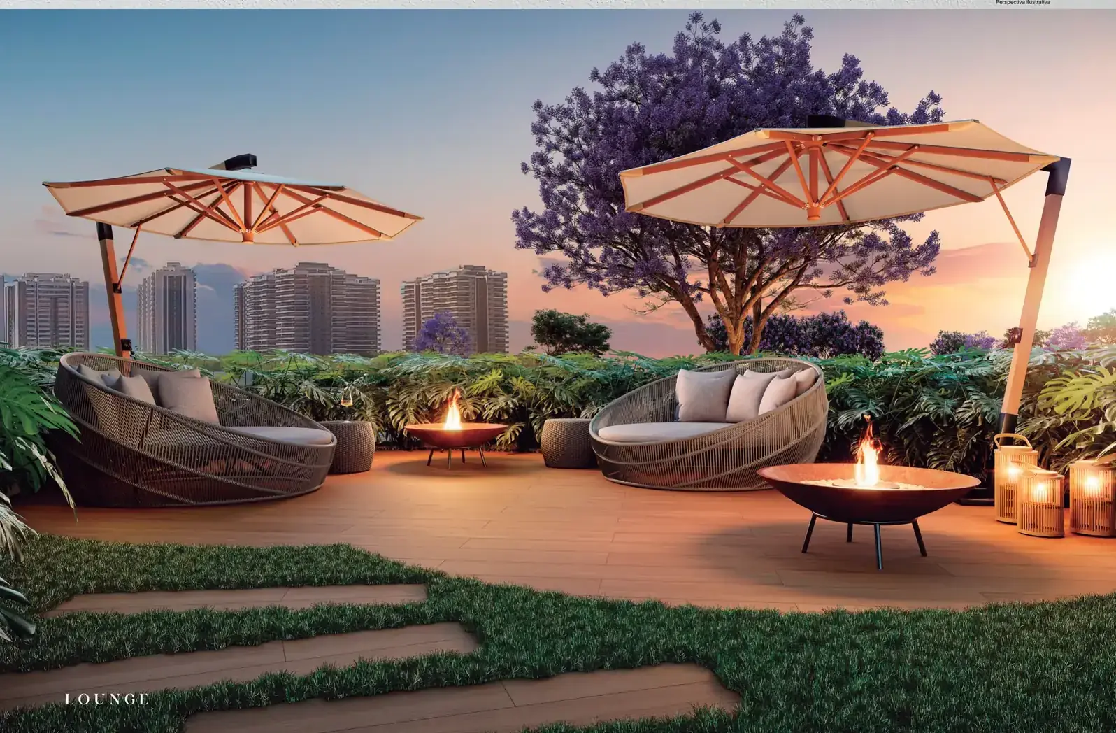 Lounge externo com sofás, ombrelones e fogo de chão ao entardecer