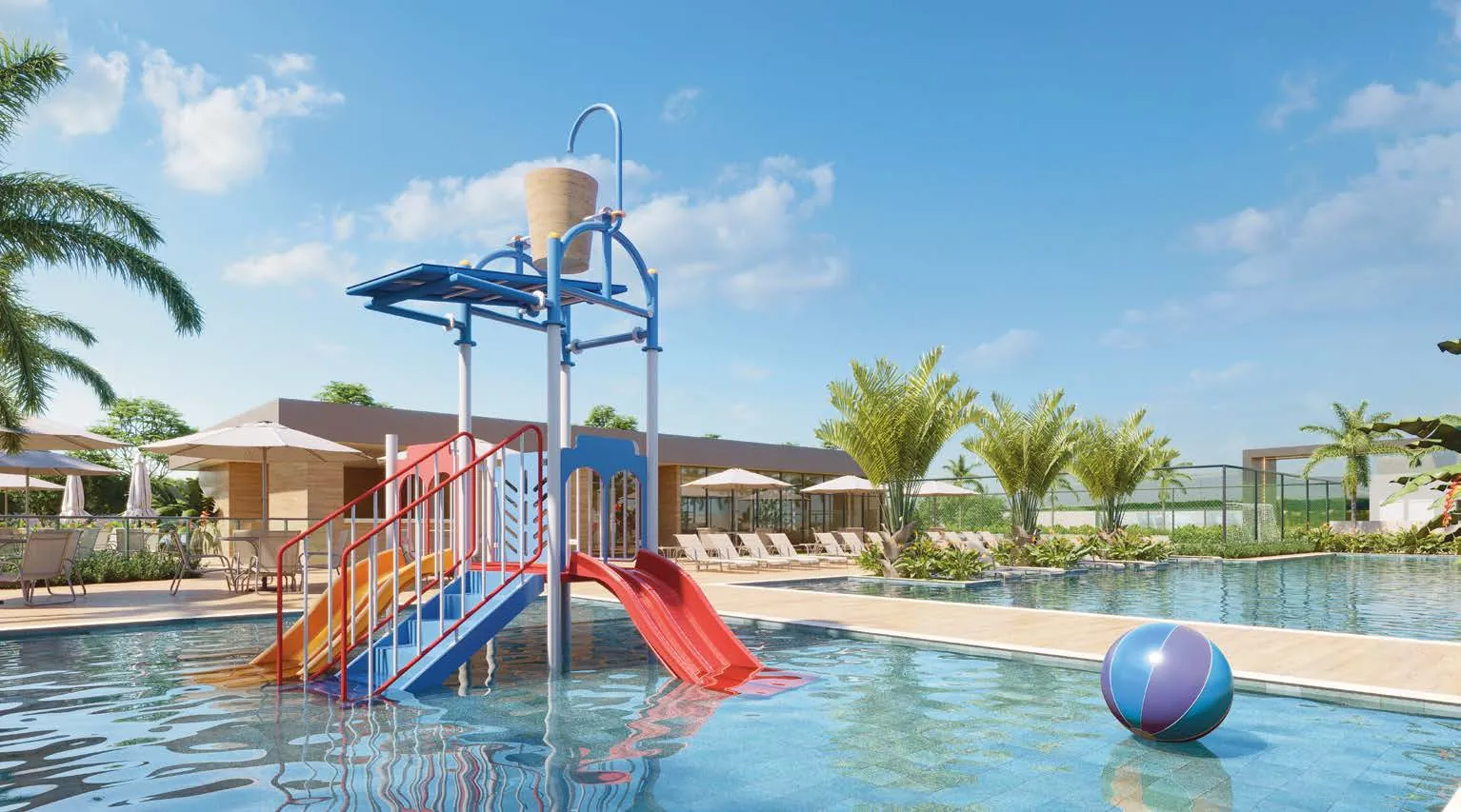 A piscina infantil do Jardim da Barra, com escorregador