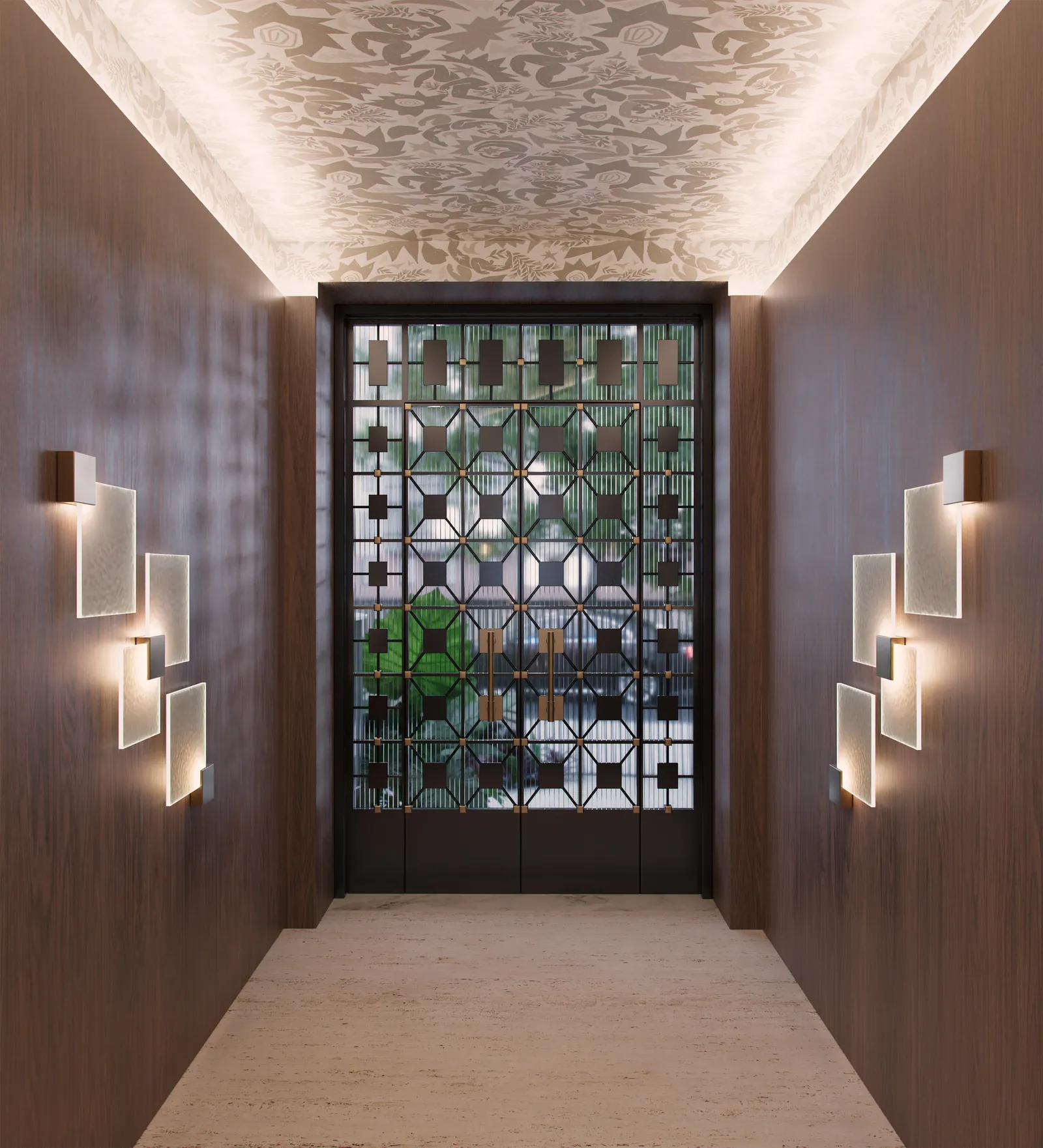 Lobby com paredes de madeira, arandelas e porta de ferro desenhada