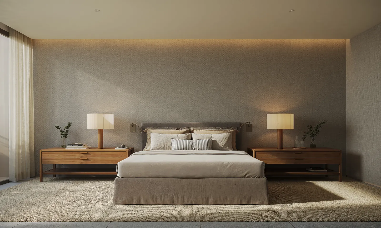 Suíte master com cama baixa, cabeceira de madeira e luz indireta