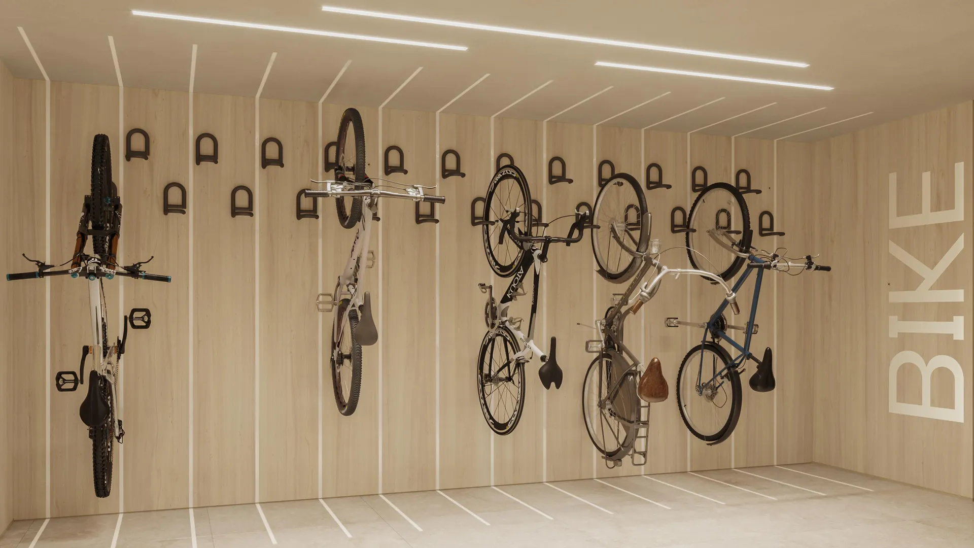 Bicicletário com bicicletas penduradas na parede de madeira